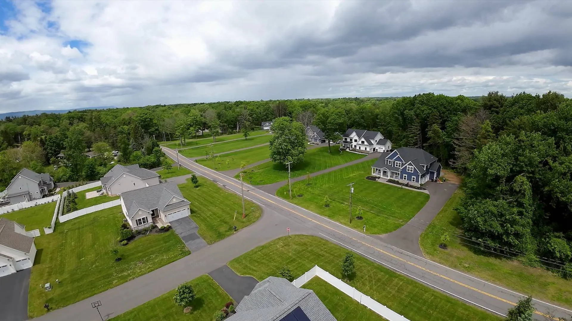 Property at 300 Bender Ln, Glenmont, NY 12077 4