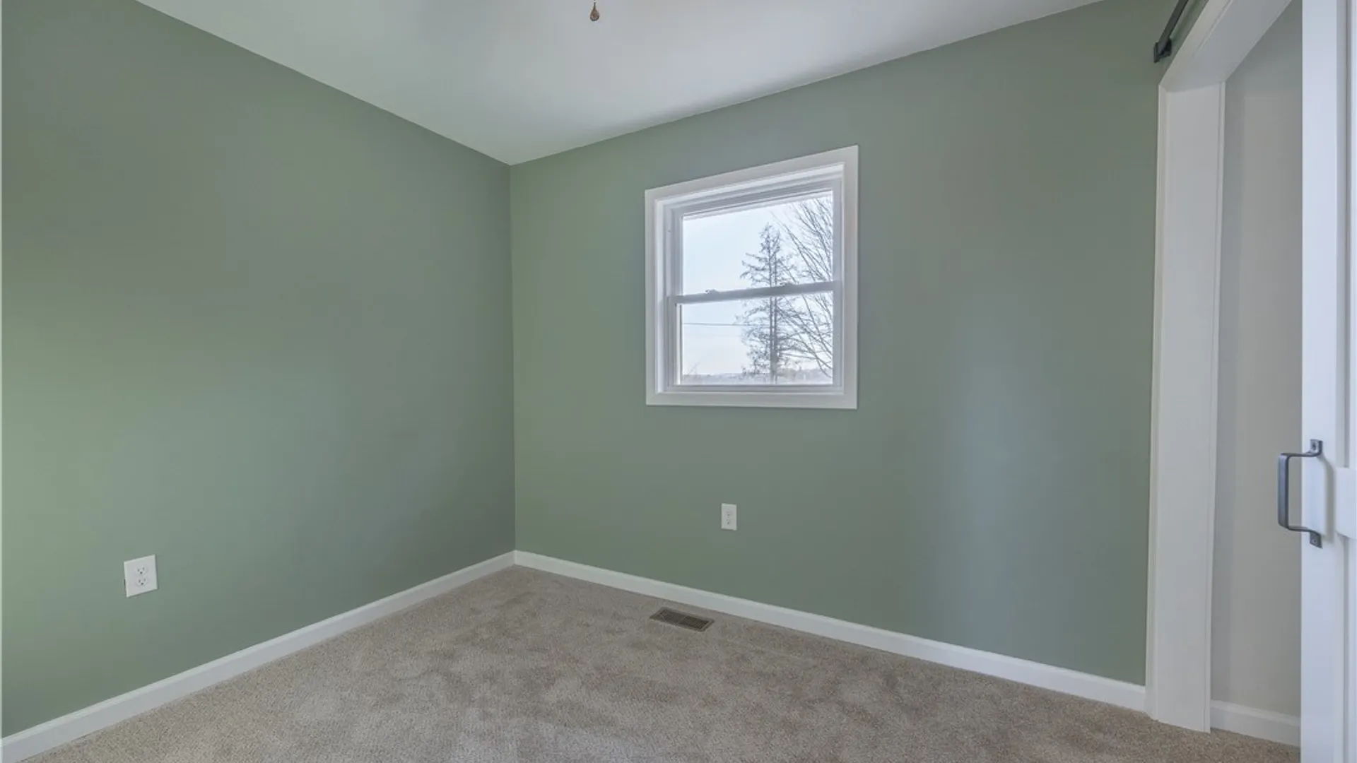 Property at 8 Cross Rd, Elmira, NY 14901 12