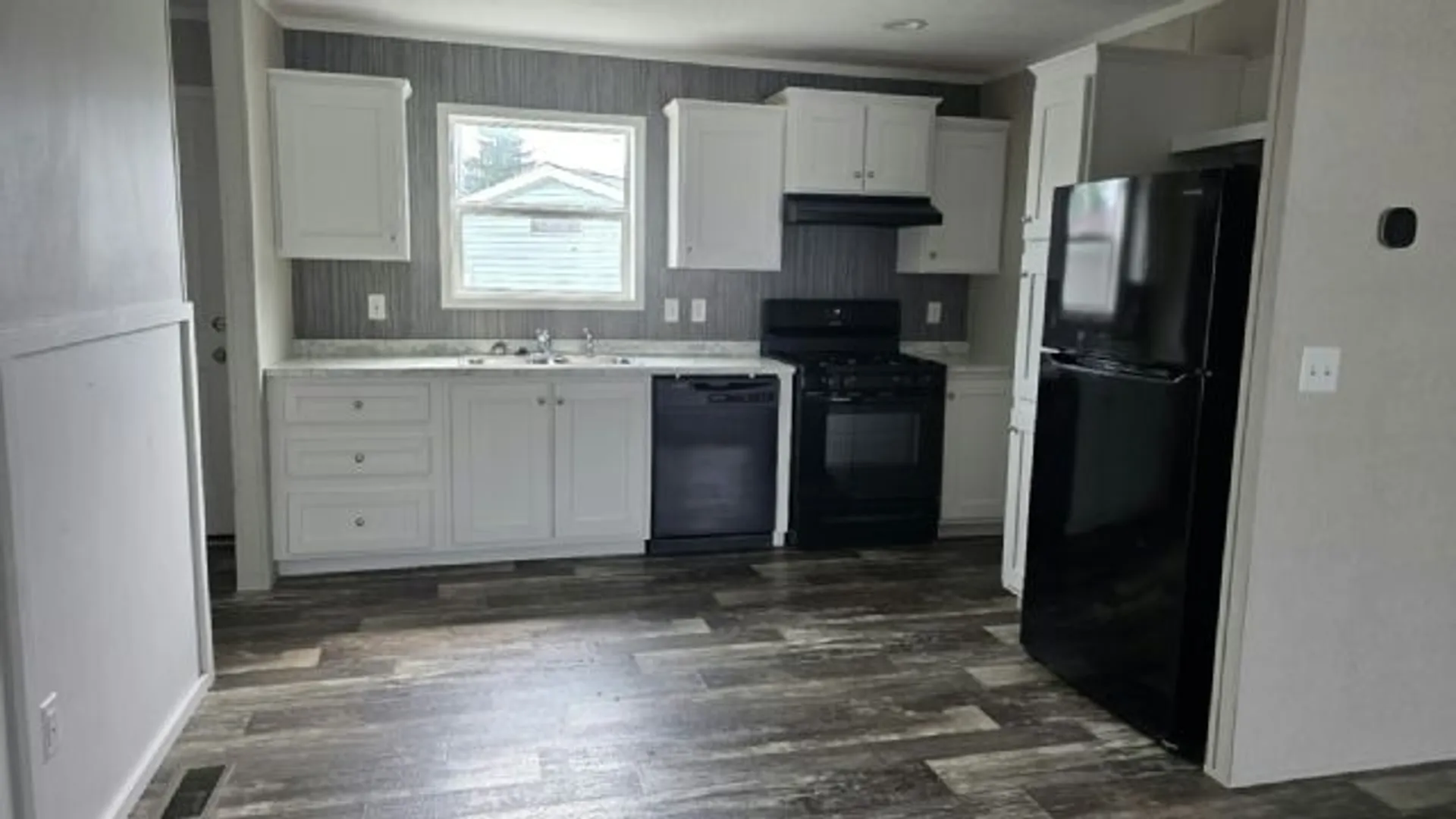Property at 1422 Center Dr, Alden, NY 14004 2