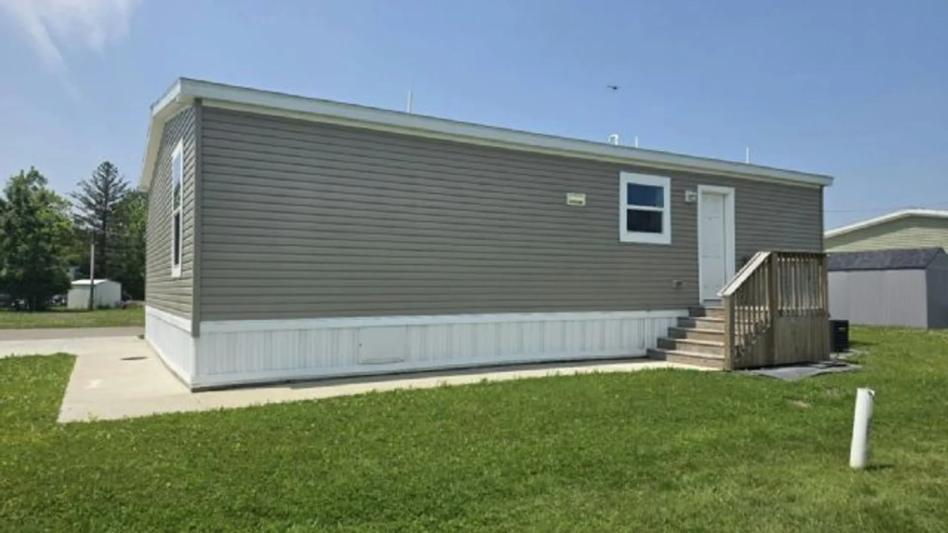Property at 1422 Center Dr, Alden, NY 14004 8
