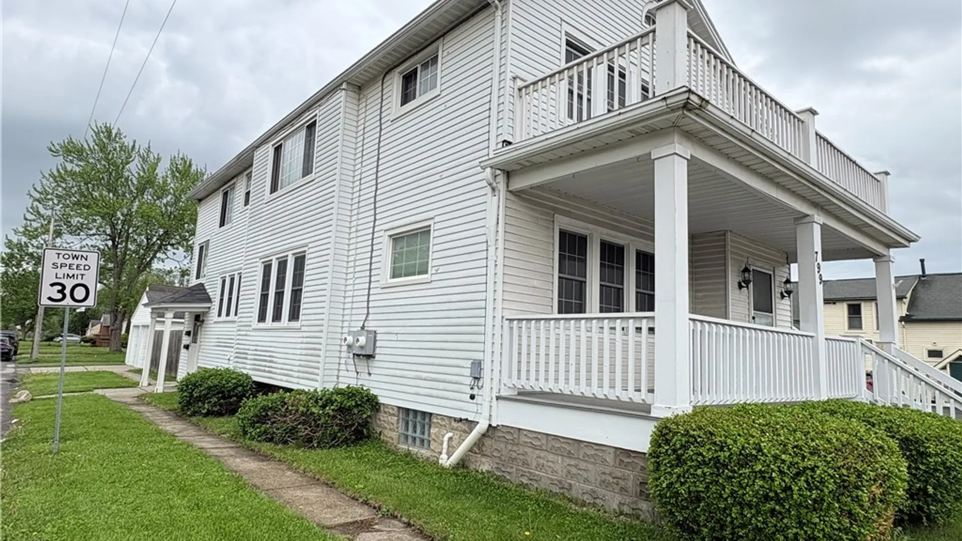 Property at 799 Center Road, West Seneca, NY 14224 3