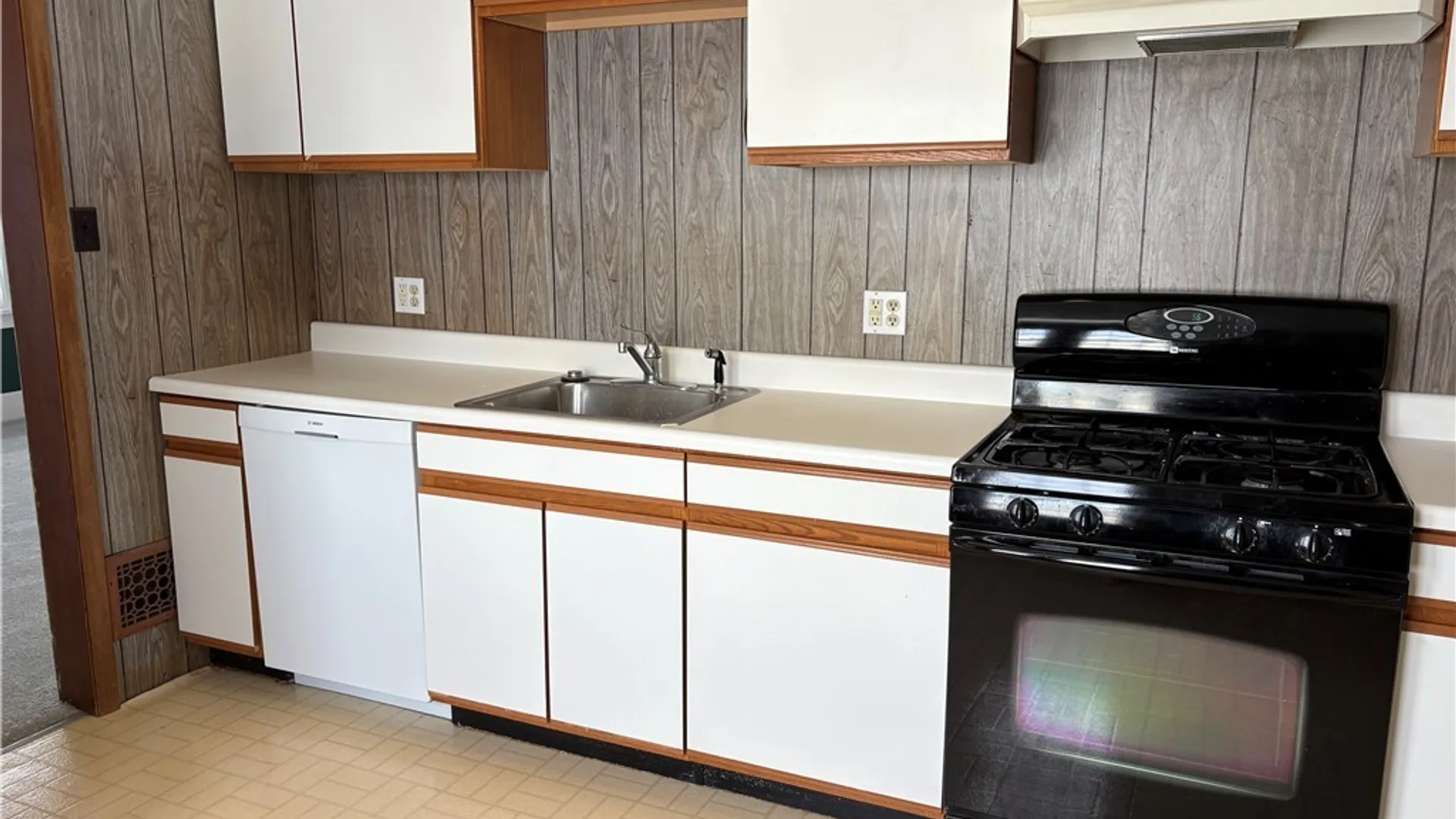 Property at 799 Center Road, West Seneca, NY 14224 36