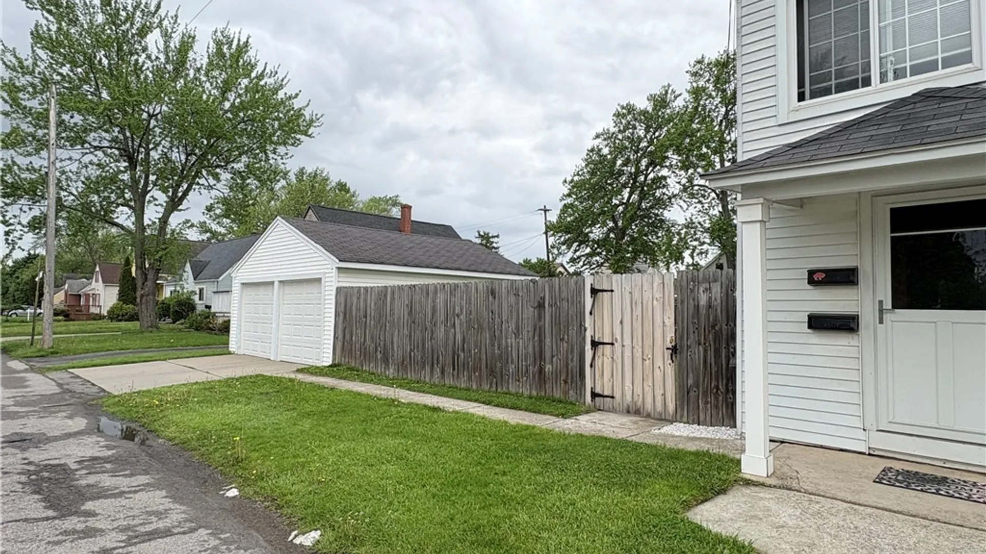 Property at 799 Center Road, West Seneca, NY 14224 4