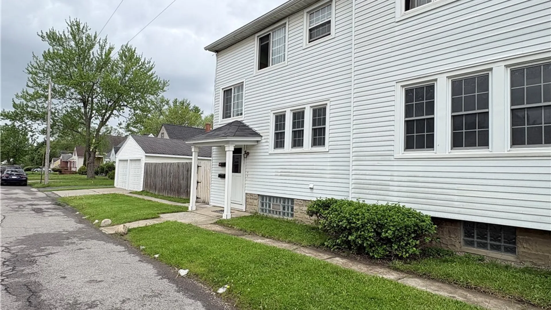 Property at 799 Center Road, West Seneca, NY 14224 6