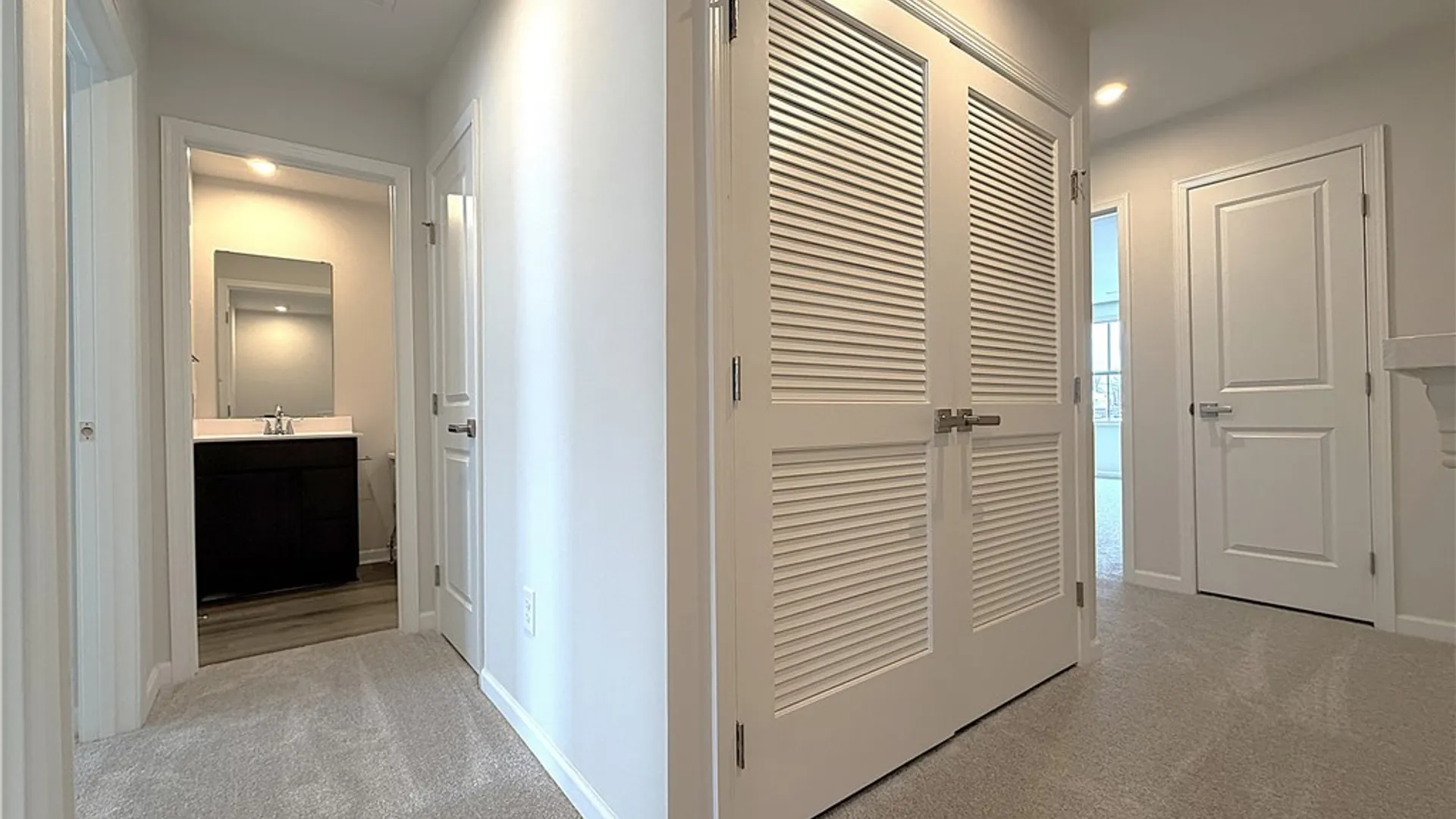 Property at 6233 Thornden Park Drive, Lockport Town, NY 14094 15