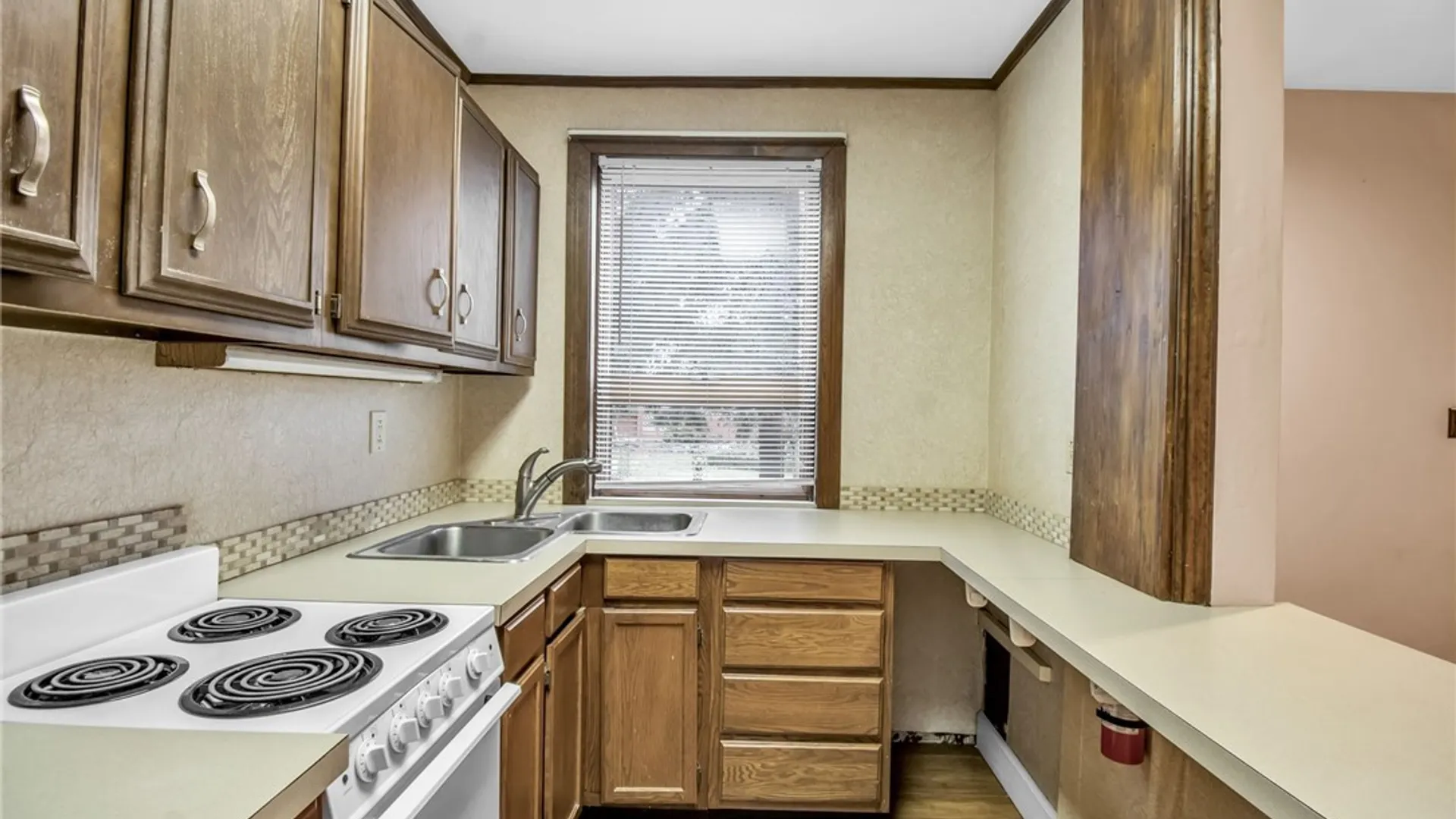 Property at 530 Linwood Avenue, Buffalo, NY 14209 10