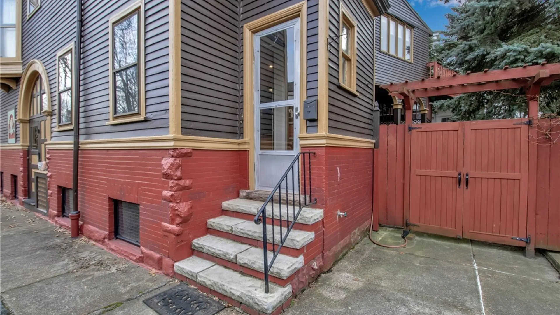 Property at 530 Linwood Avenue, Buffalo, NY 14209 2