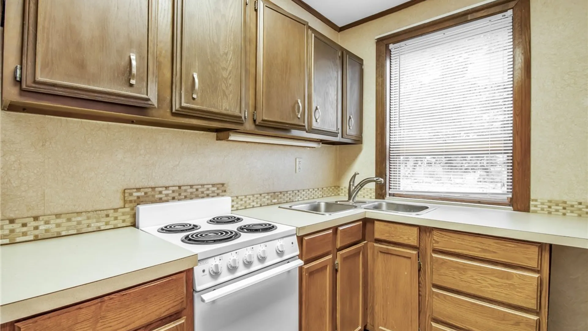 Property at 530 Linwood Avenue, Buffalo, NY 14209 9