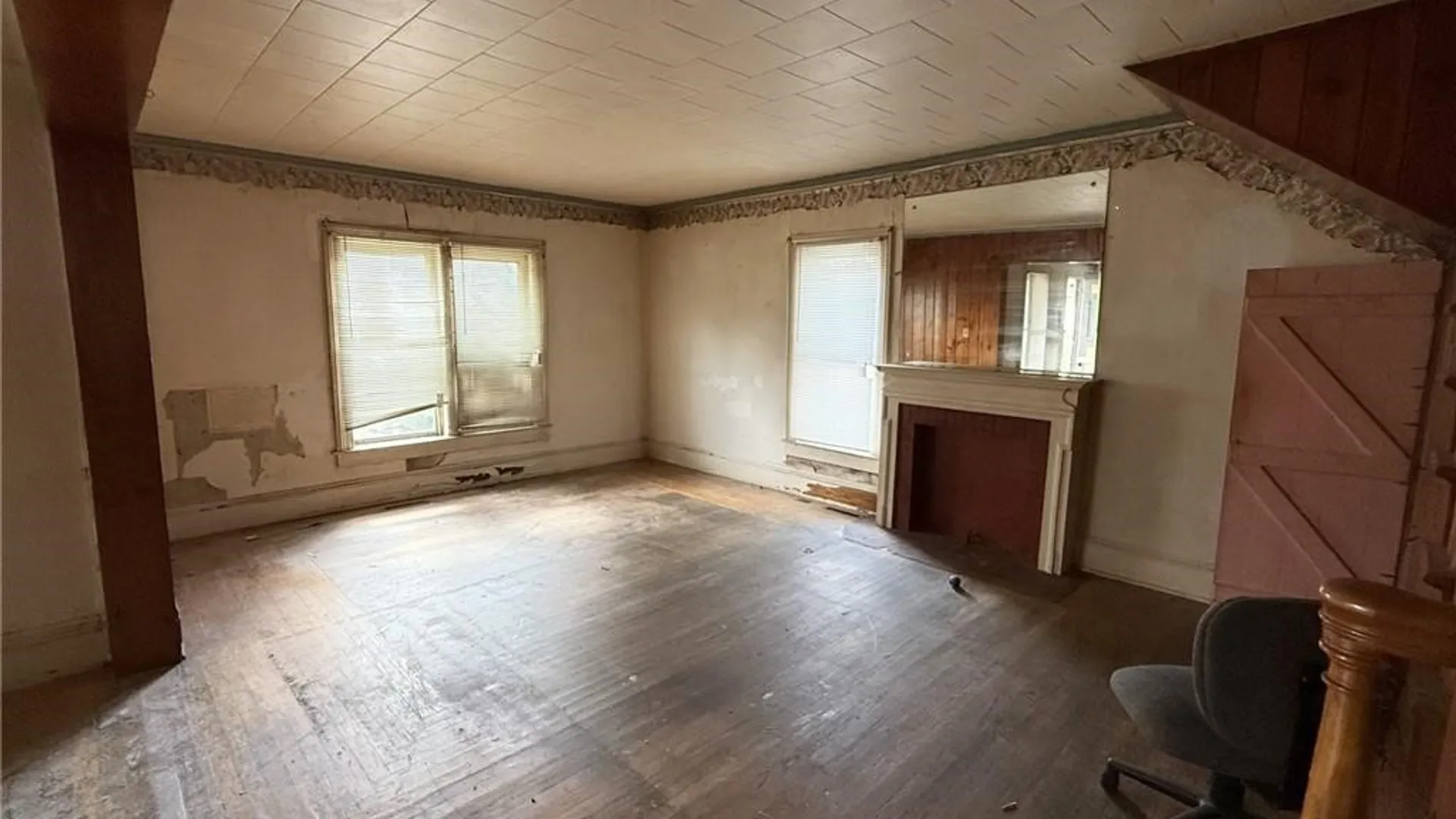 Property at 28 W 9th Street, Jamestown, NY 14701 3