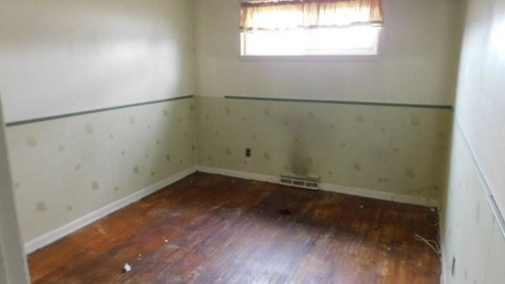 Property at 1370 George Urban Boulevard, Cheektowaga, NY 14225 6