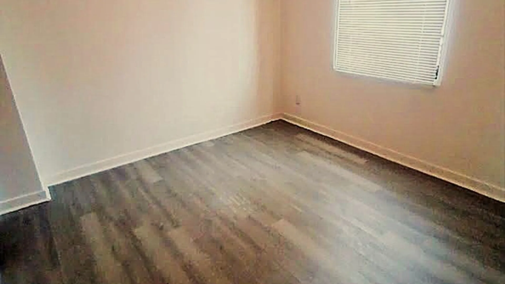 Property at 13 Bennett Village, Buffalo, NY 14214 11