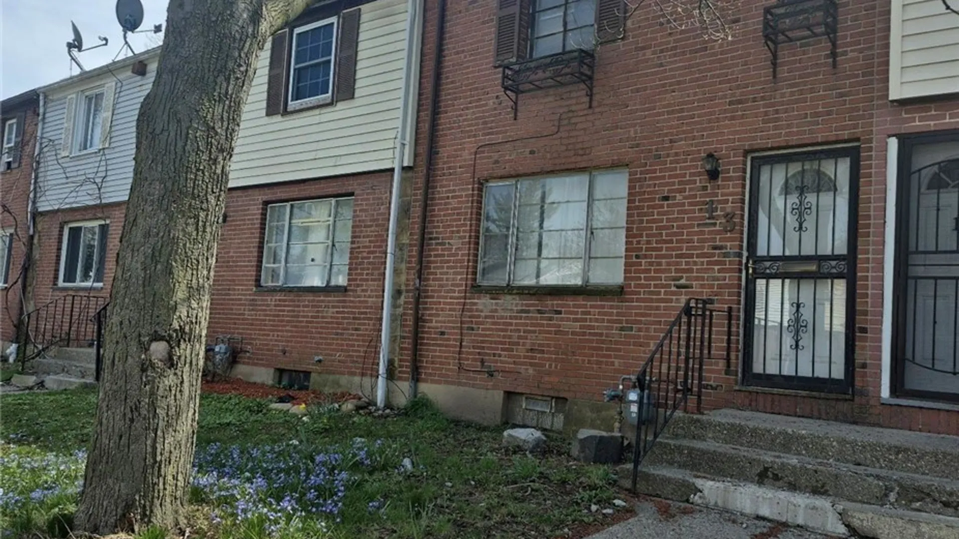 Property at 13 Bennett Village, Buffalo, NY 14214 17