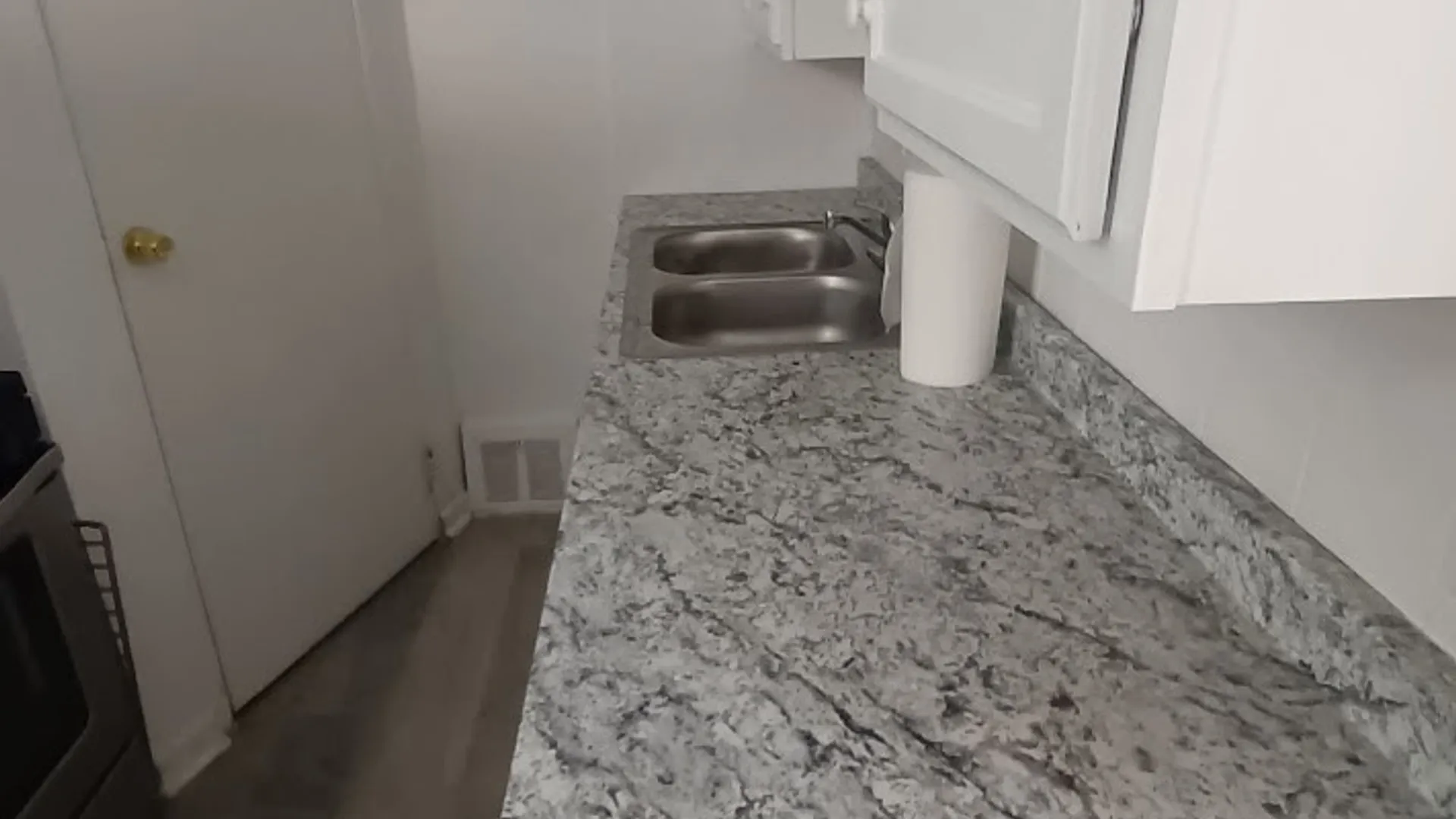 Property at 13 Bennett Village, Buffalo, NY 14214 6