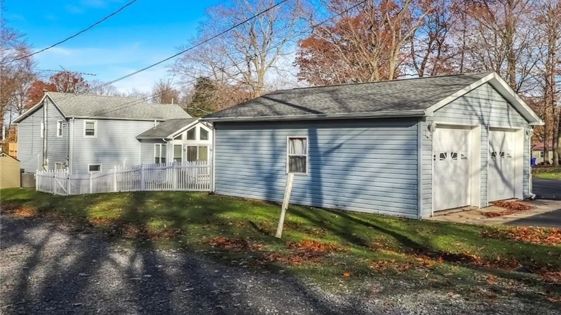 Property at 13305 Lakeview Drive, Carlton, NY 14571 3