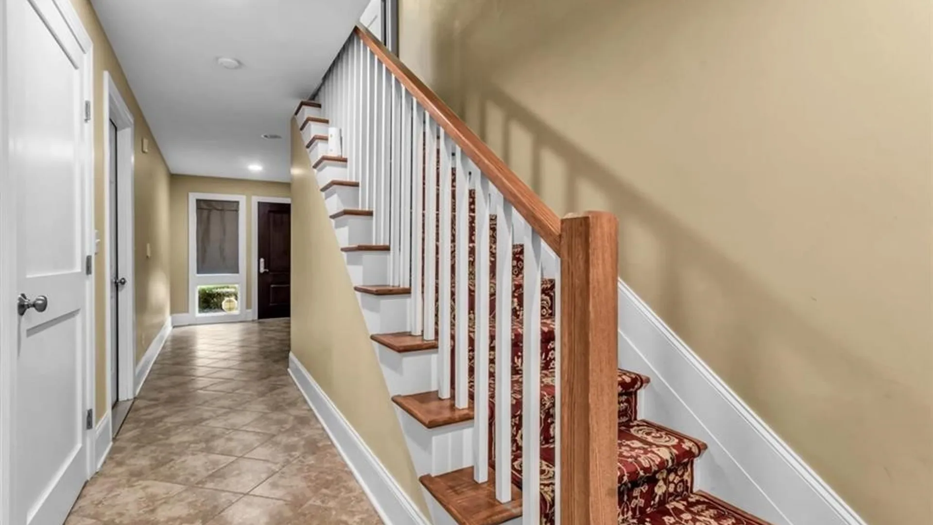 Property at 11 Ojibwa Circle, Buffalo, NY 14202 10