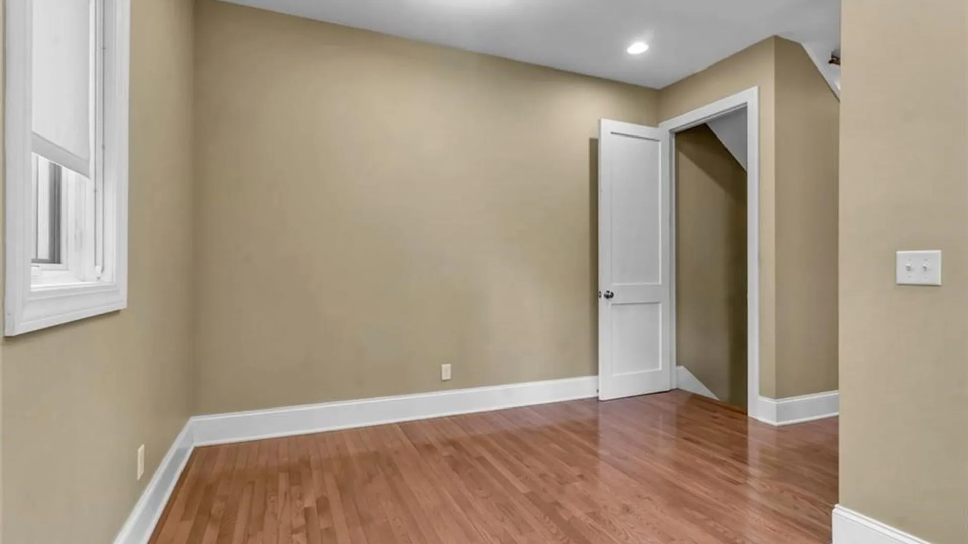 Property at 11 Ojibwa Circle, Buffalo, NY 14202 15