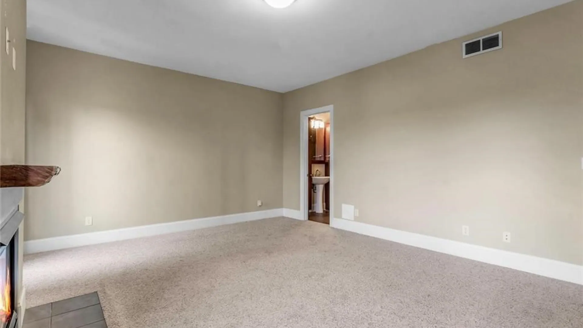 Property at 11 Ojibwa Circle, Buffalo, NY 14202 21