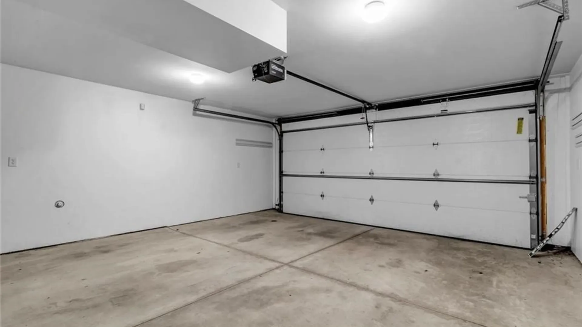 Property at 11 Ojibwa Circle, Buffalo, NY 14202 28
