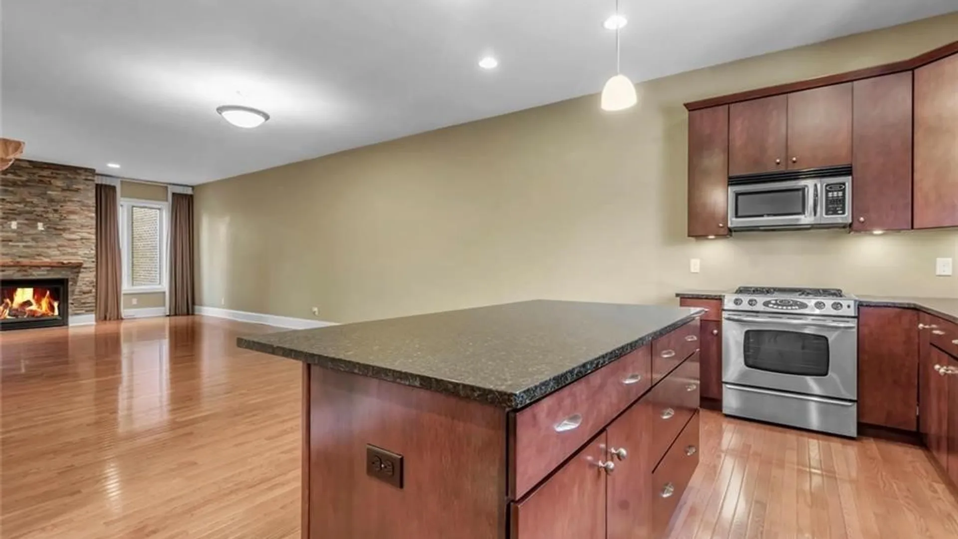 Property at 11 Ojibwa Circle, Buffalo, NY 14202 4
