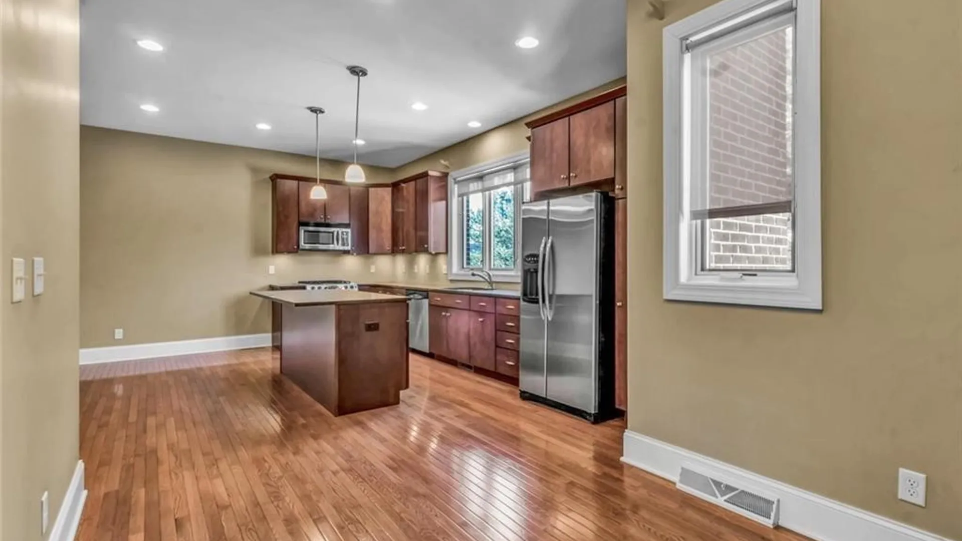 Property at 11 Ojibwa Circle, Buffalo, NY 14202 6