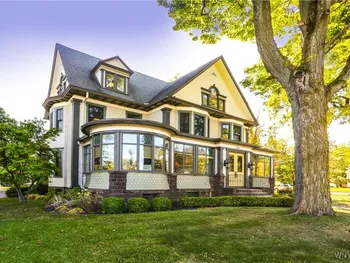 4588 Park Avenue, Hamburg, NY 14219