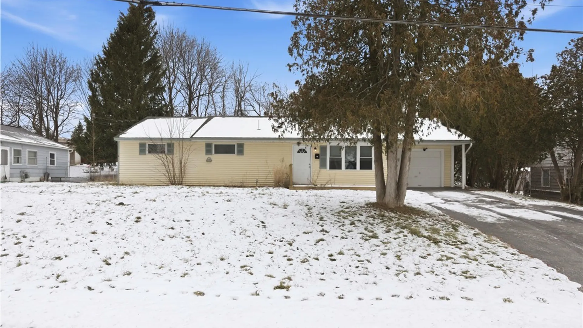 Property at 27 Wexford Road, DeWitt, NY 13214 2