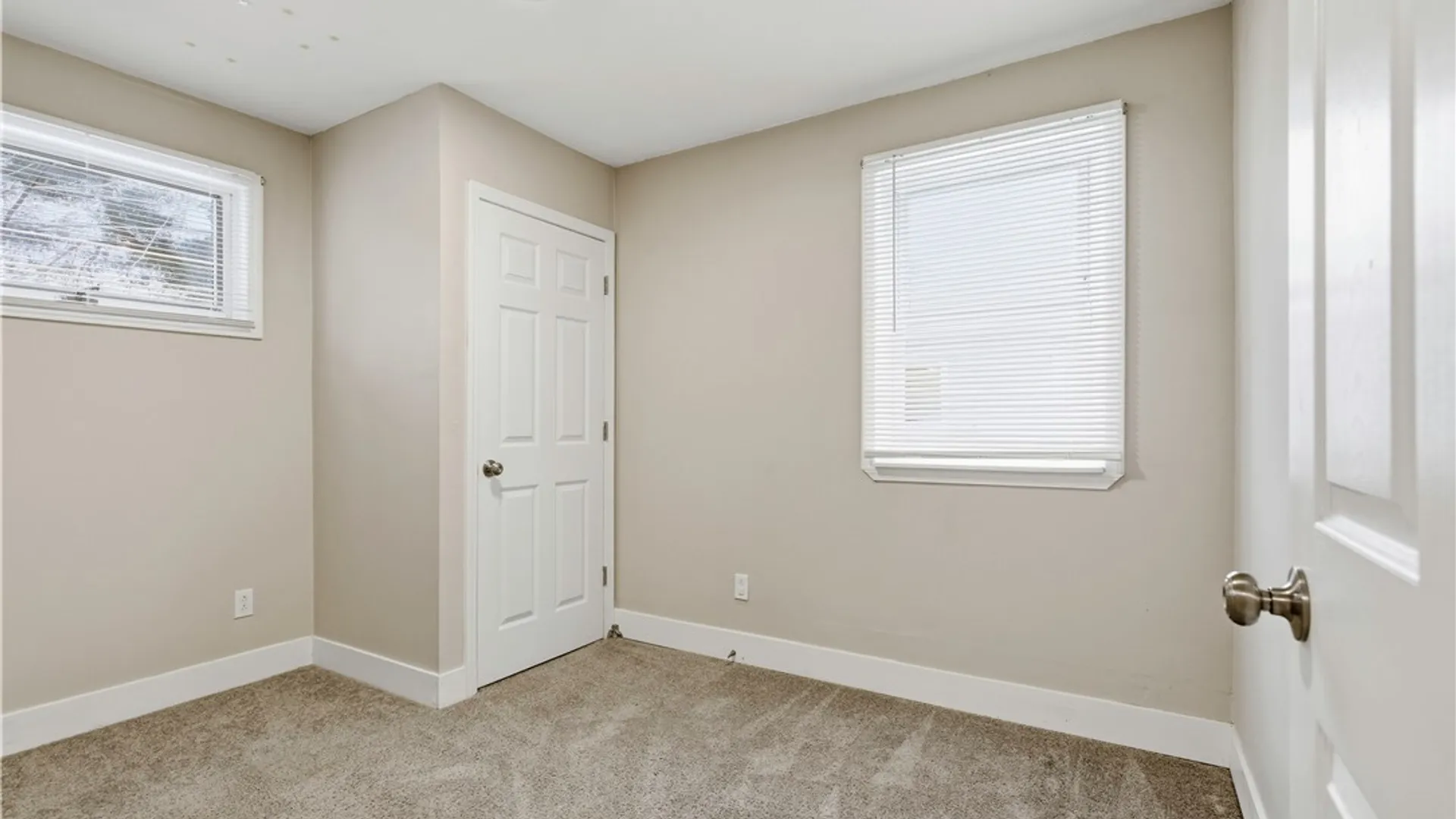 Property at 27 Wexford Road, DeWitt, NY 13214 21
