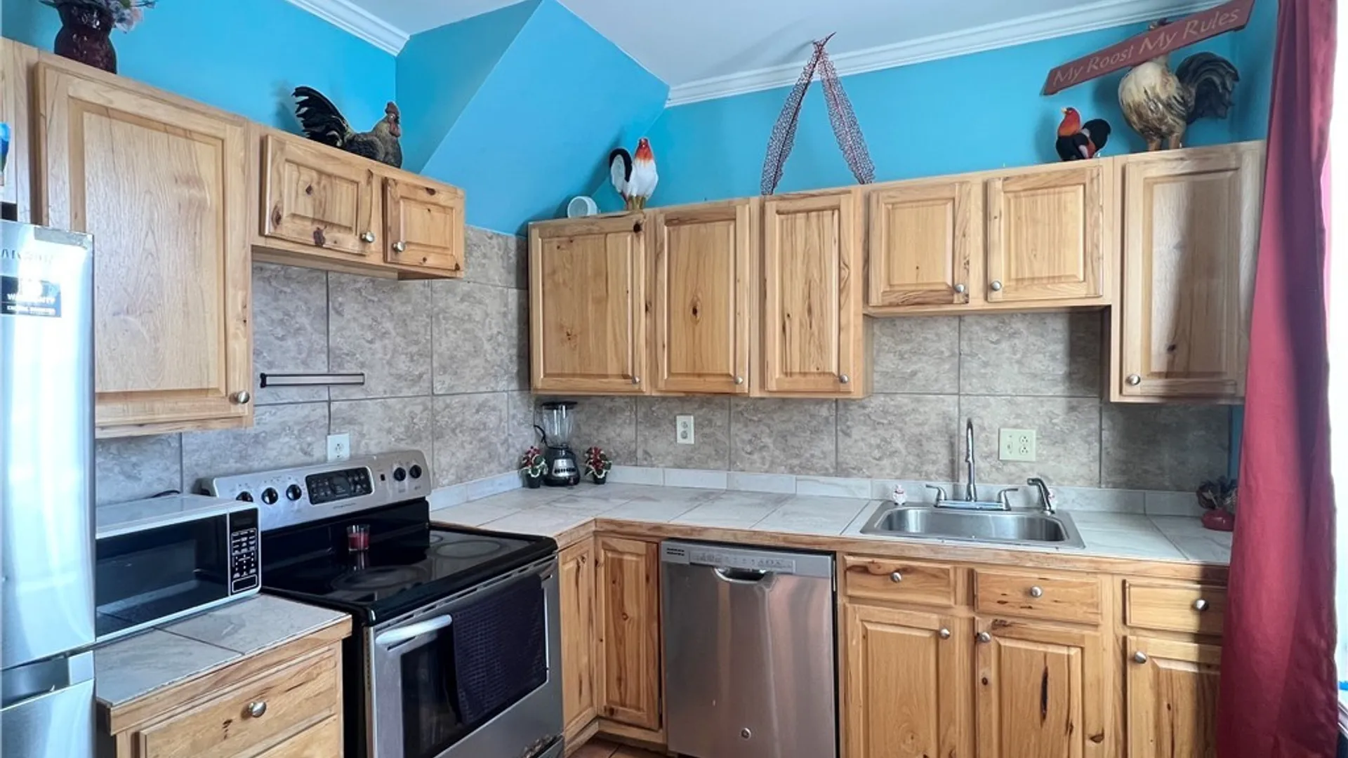 Property at 8 1/2 Noyes Street, Utica, NY 13502 5