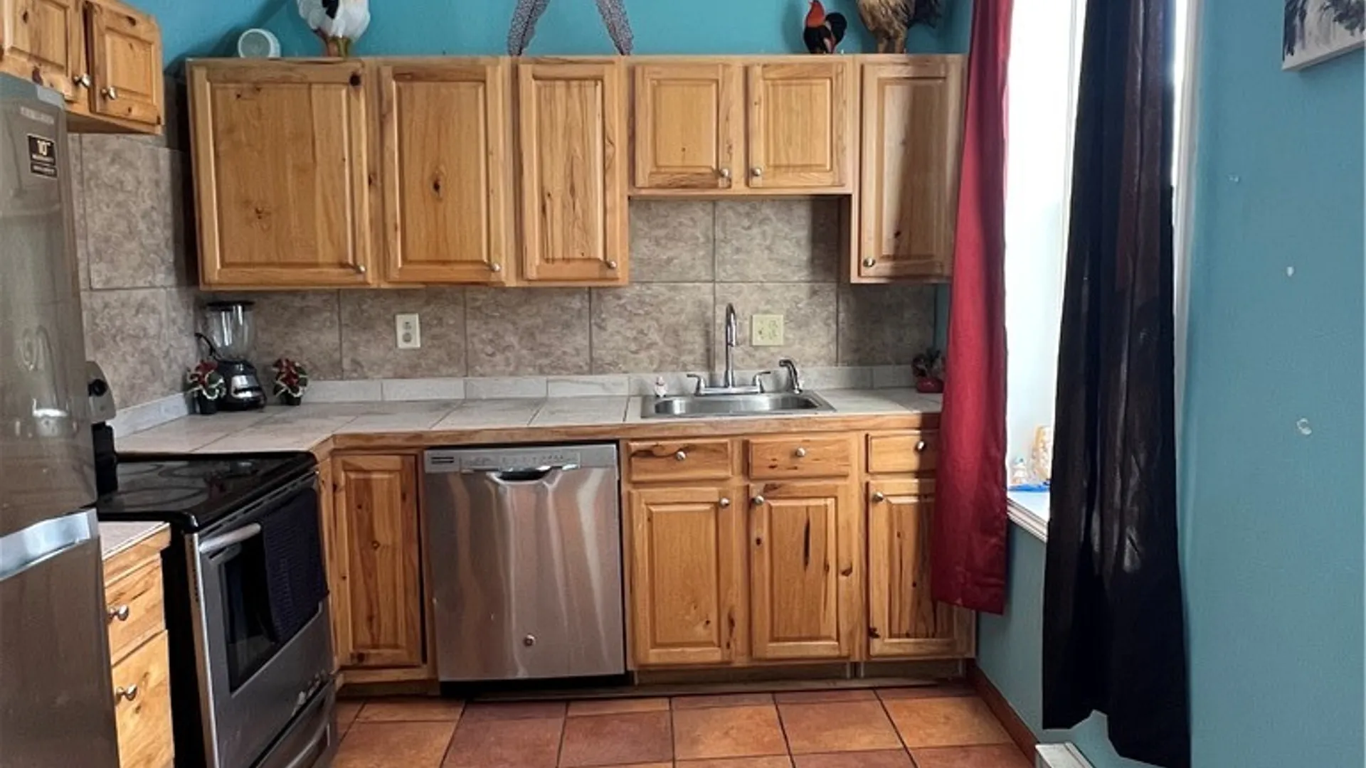 Property at 8 1/2 Noyes Street, Utica, NY 13502 6