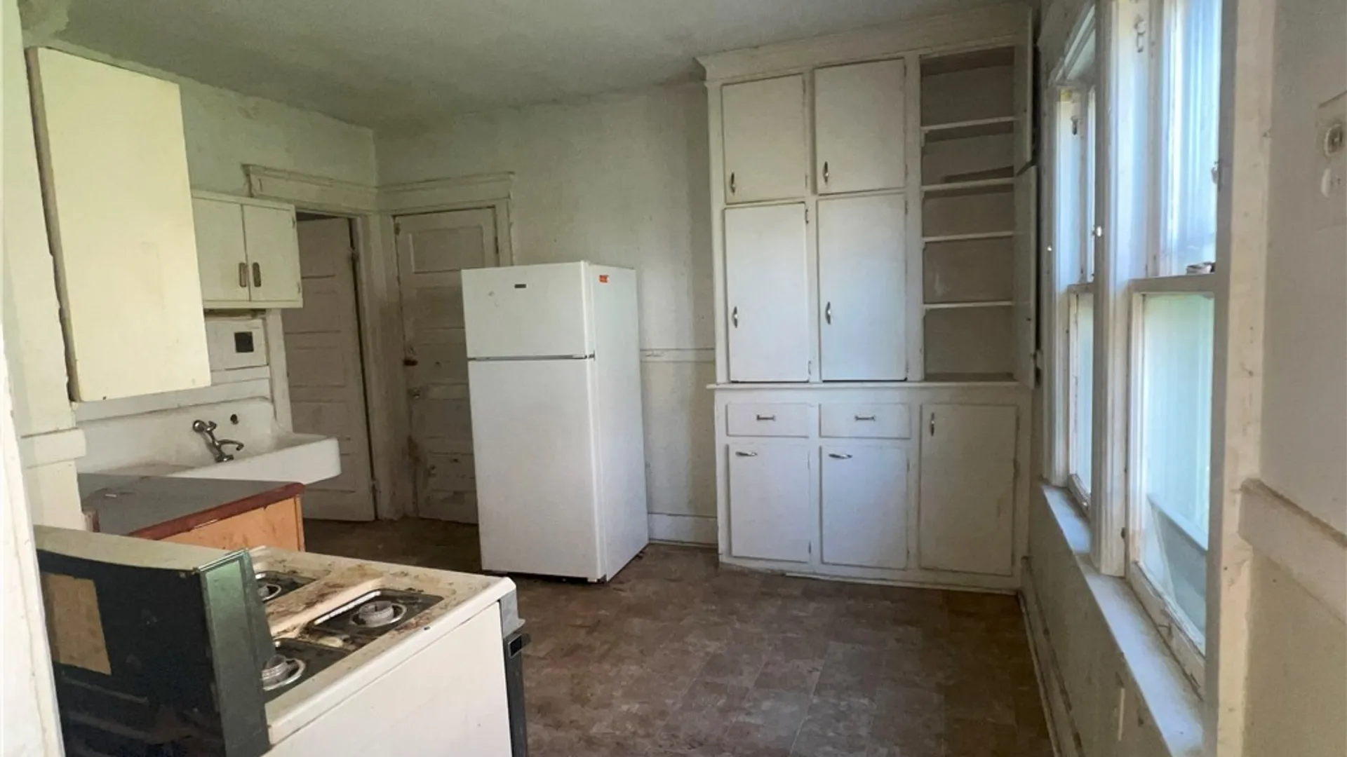 Property at 619 Stolp Avenue, Syracuse, NY 13207 12