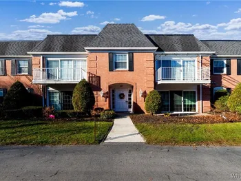 27 Hickory Hill Rd, Amherst, NY 14221