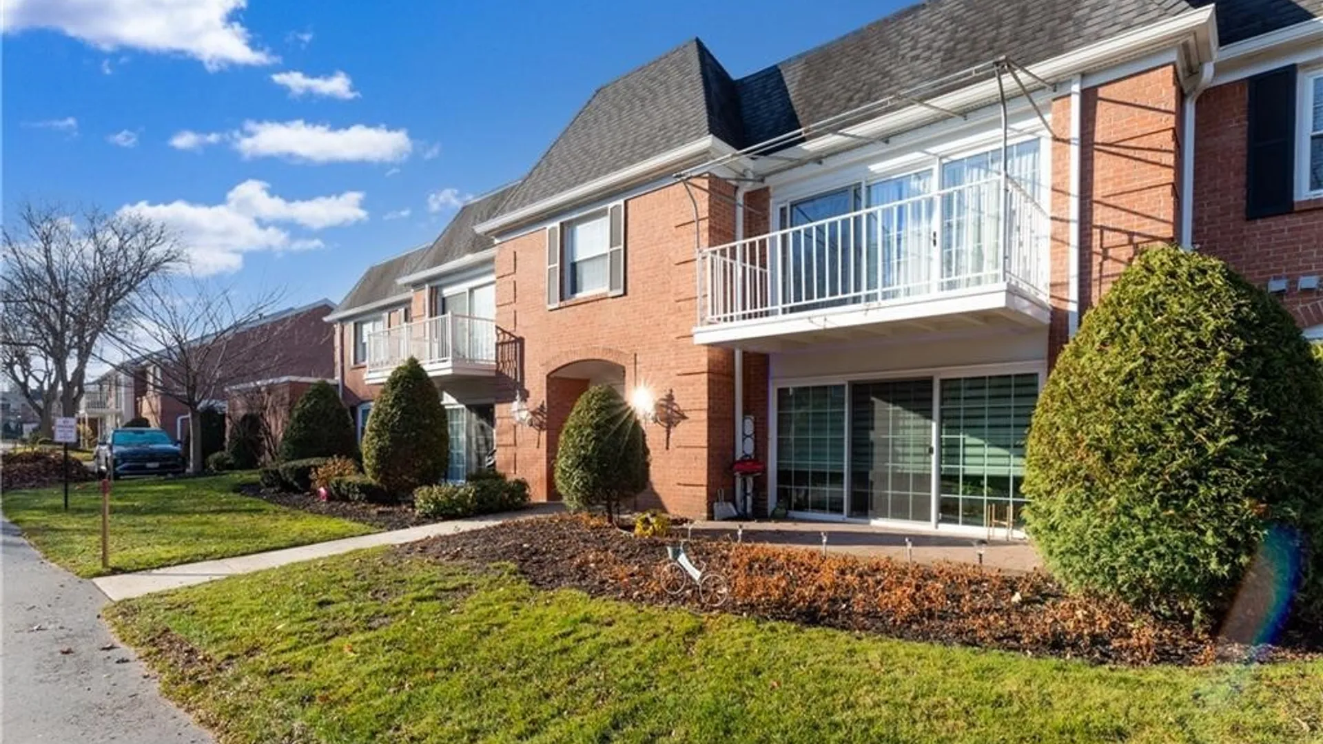 Property at 27 Hickory Hill Rd, Amherst, NY 14221 2