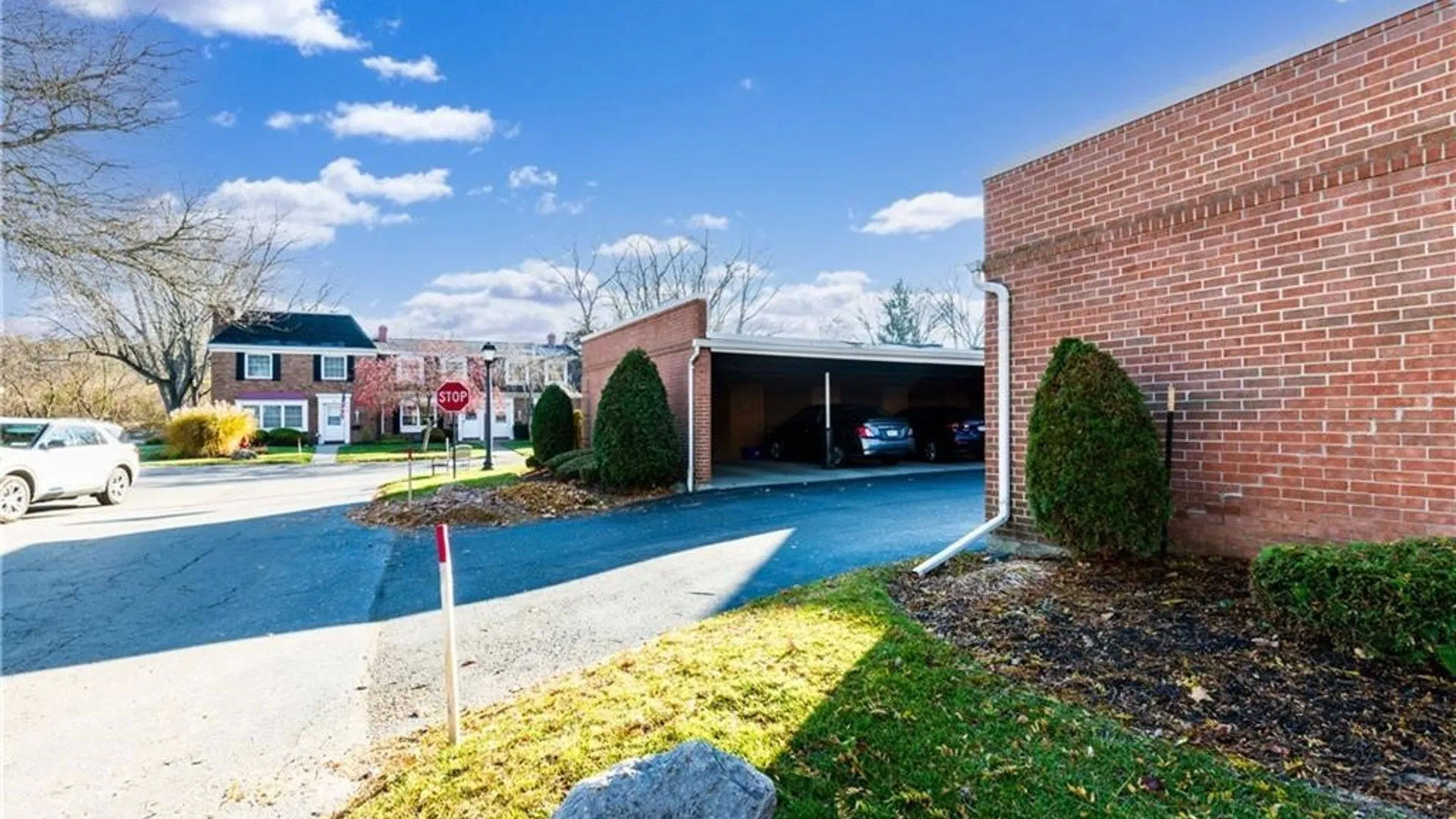 Property at 27 Hickory Hill Rd, Amherst, NY 14221 23