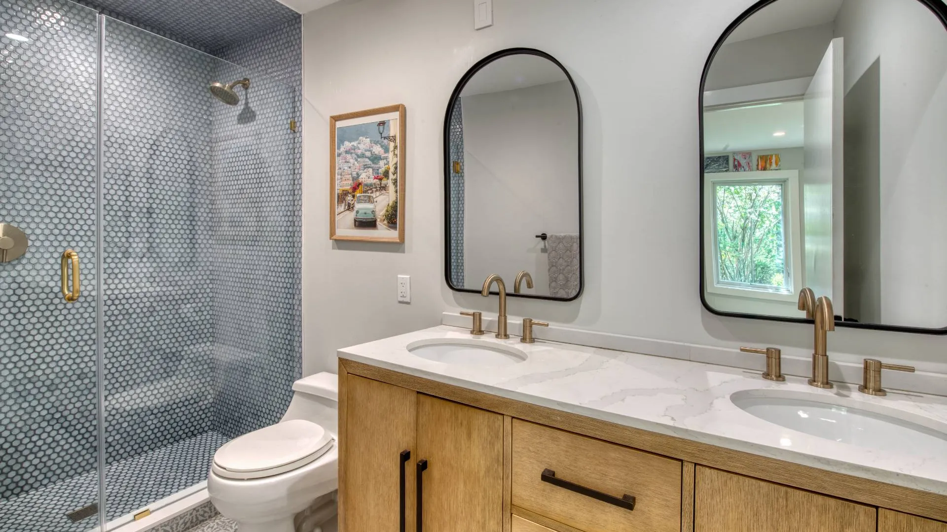 Property at 12 DEEP VIEW CT, East Hampton, NY 11937 12