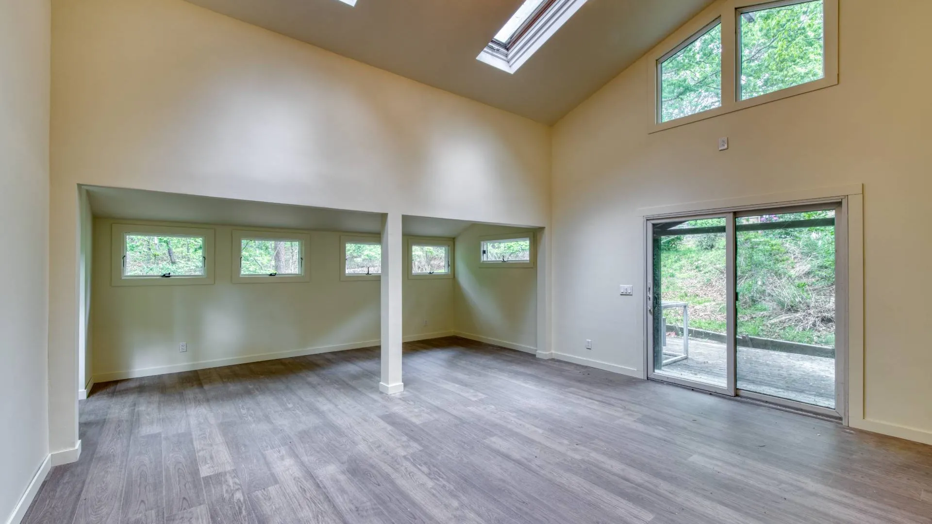 Property at 12 DEEP VIEW CT, East Hampton, NY 11937 19