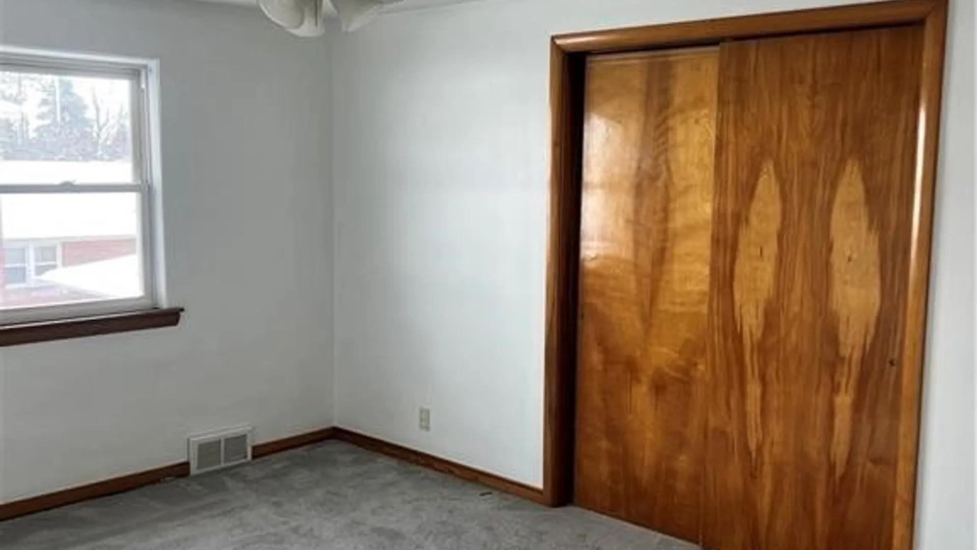 Property at 49 Youngs Road, Amherst, NY 14221 15