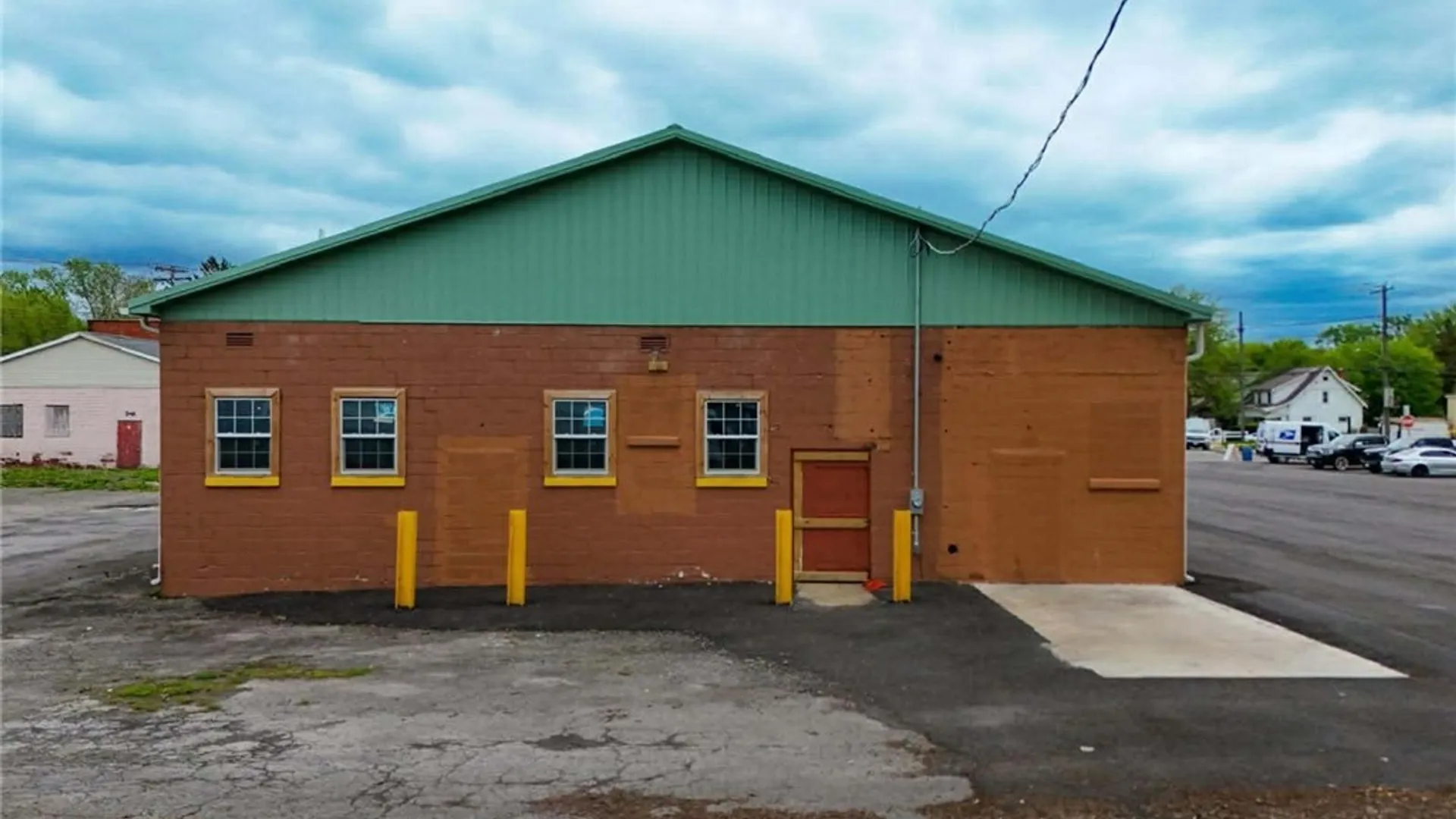 Property at 1618 18th Street, Niagara Falls, NY 14305 3
