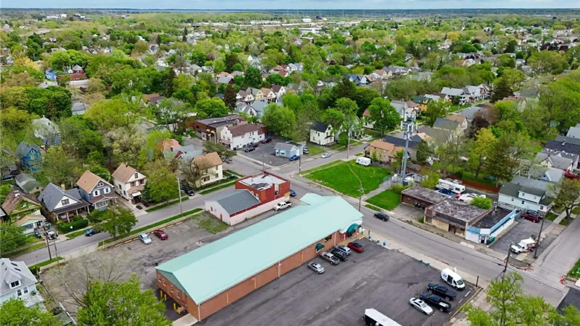 Property at 1618 18th Street, Niagara Falls, NY 14305 4