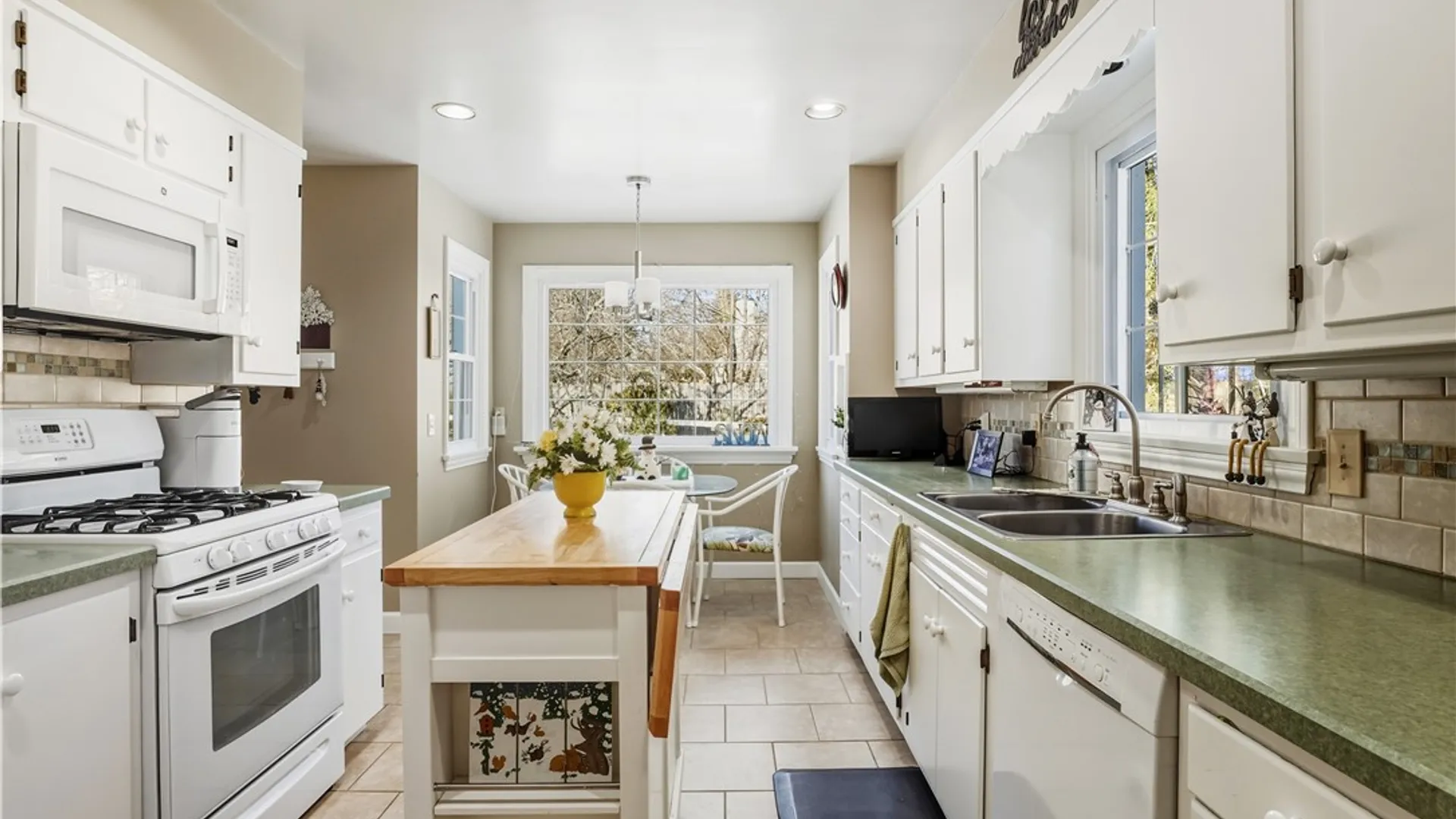 Property at 96 Greenridge Drive, Elmira, NY 14905 14