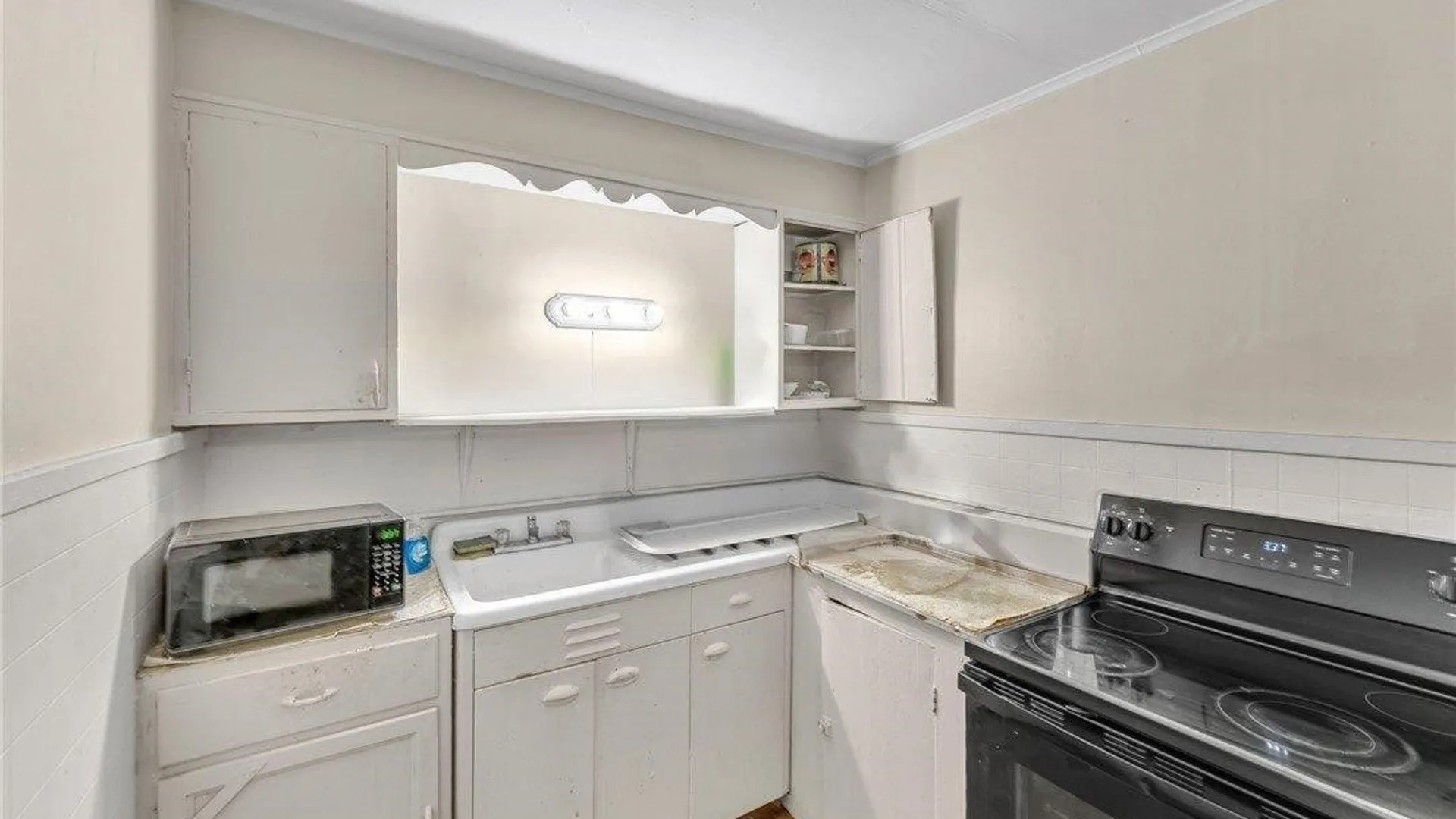 Property at 2-6 Reynolds Avenue, Oneonta, NY 13820 3