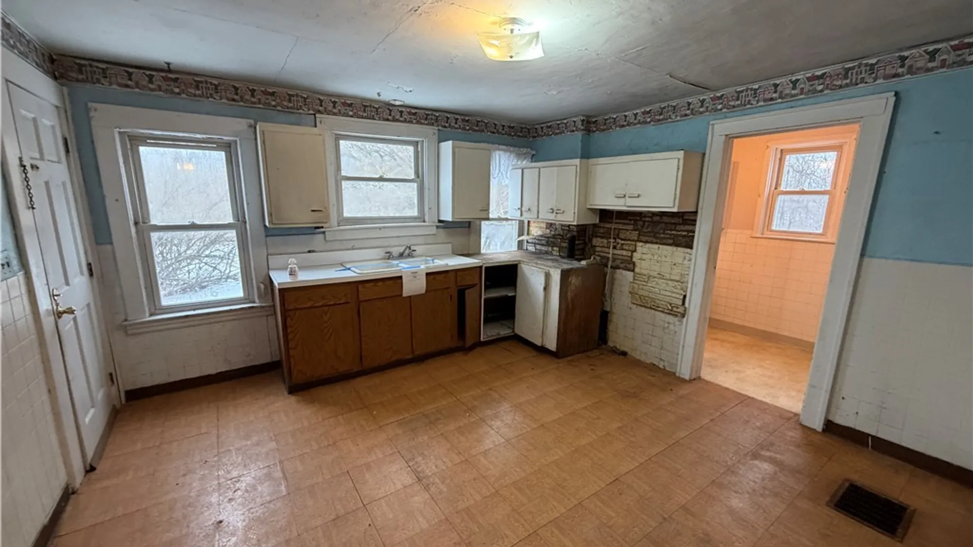 Property at 8470 Lapp Road, Clarence, NY 14032 13