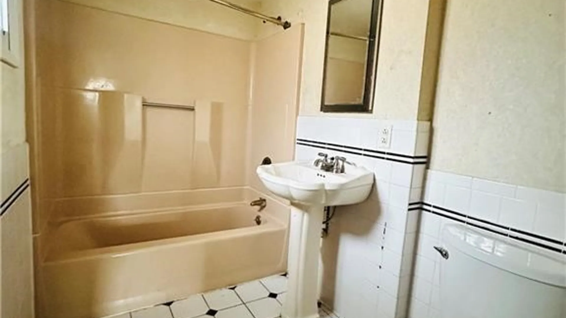 Property at 720 Walnut Street, Elmira City, NY 14901 13