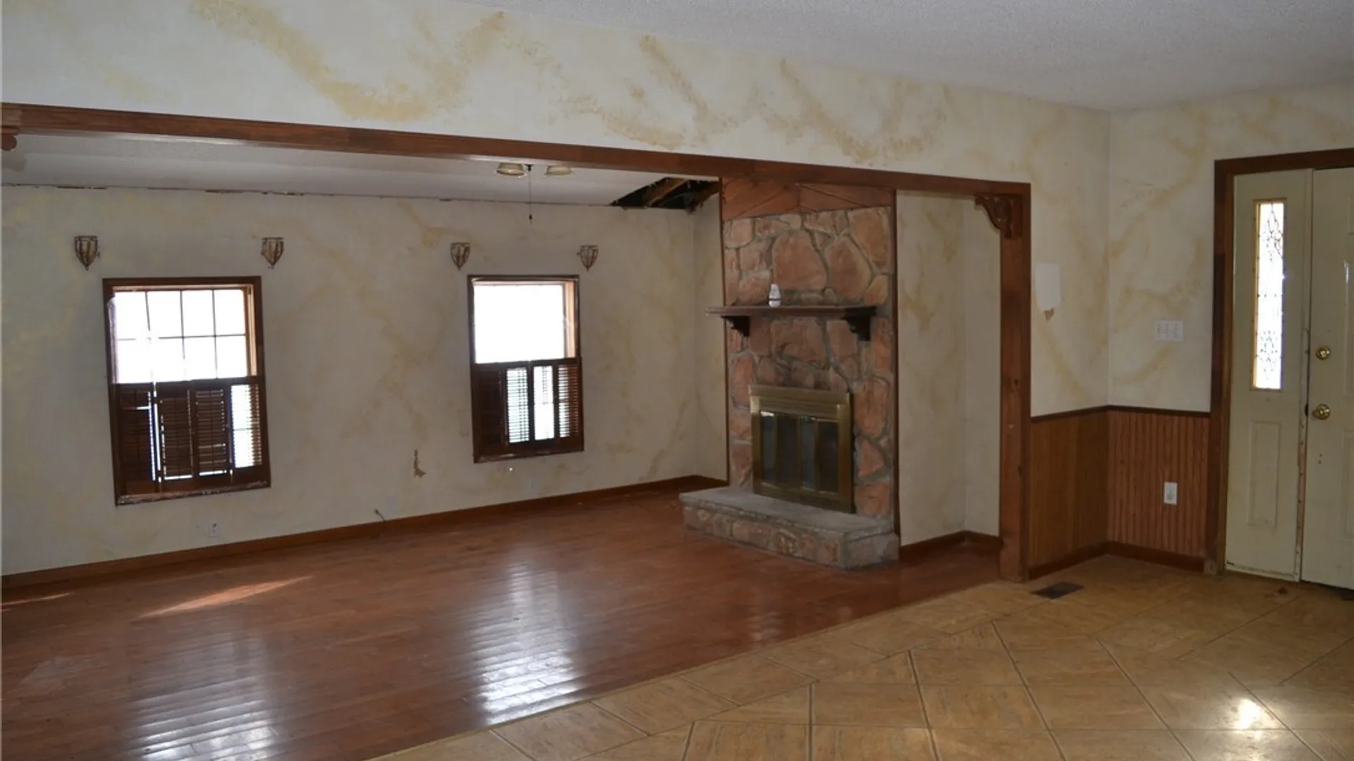 Property at 8610 Goodrich Road, Clarence, NY 14032 7