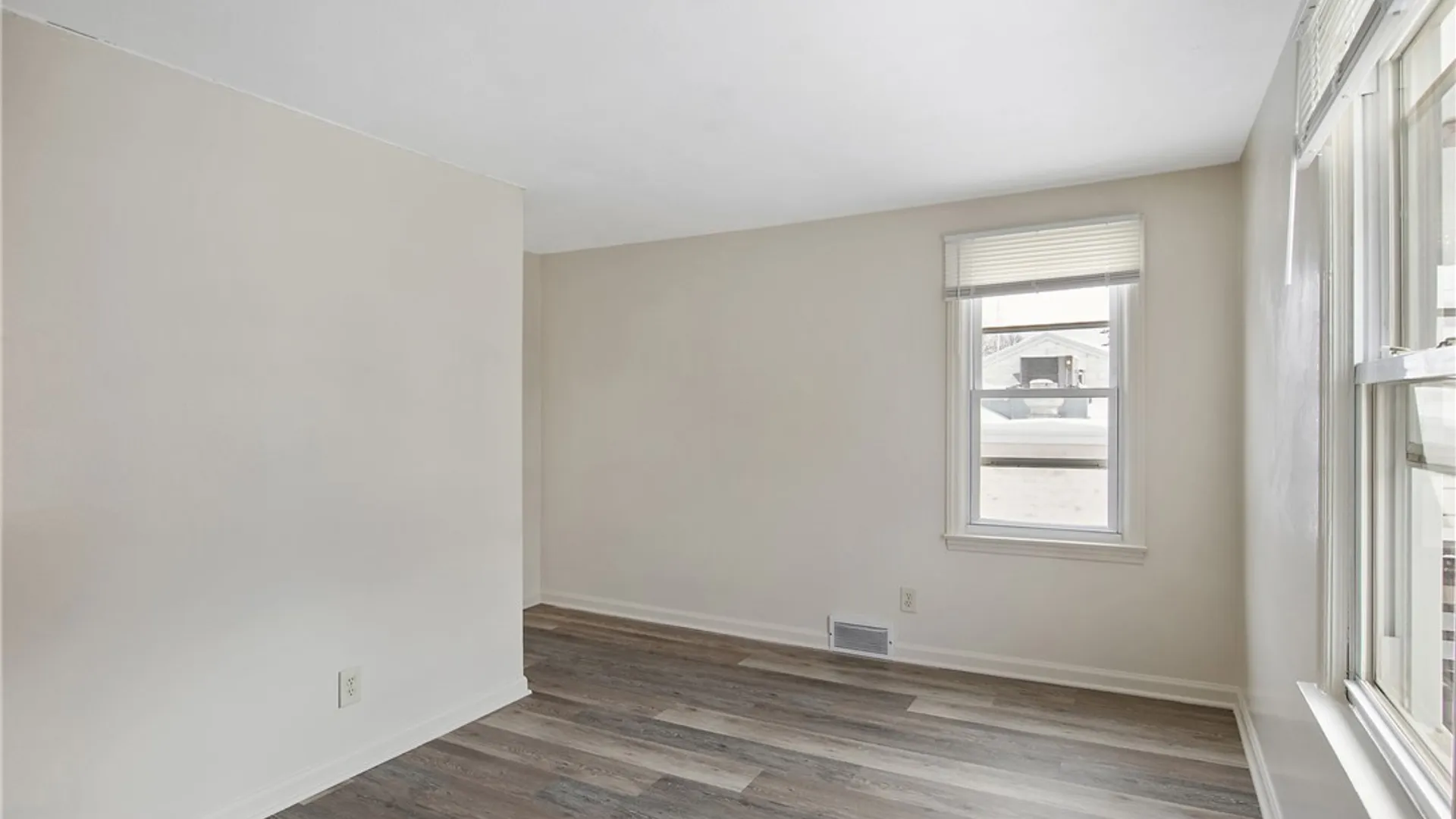 Property at 104 Tamarack Street, Salina, NY 13088 24