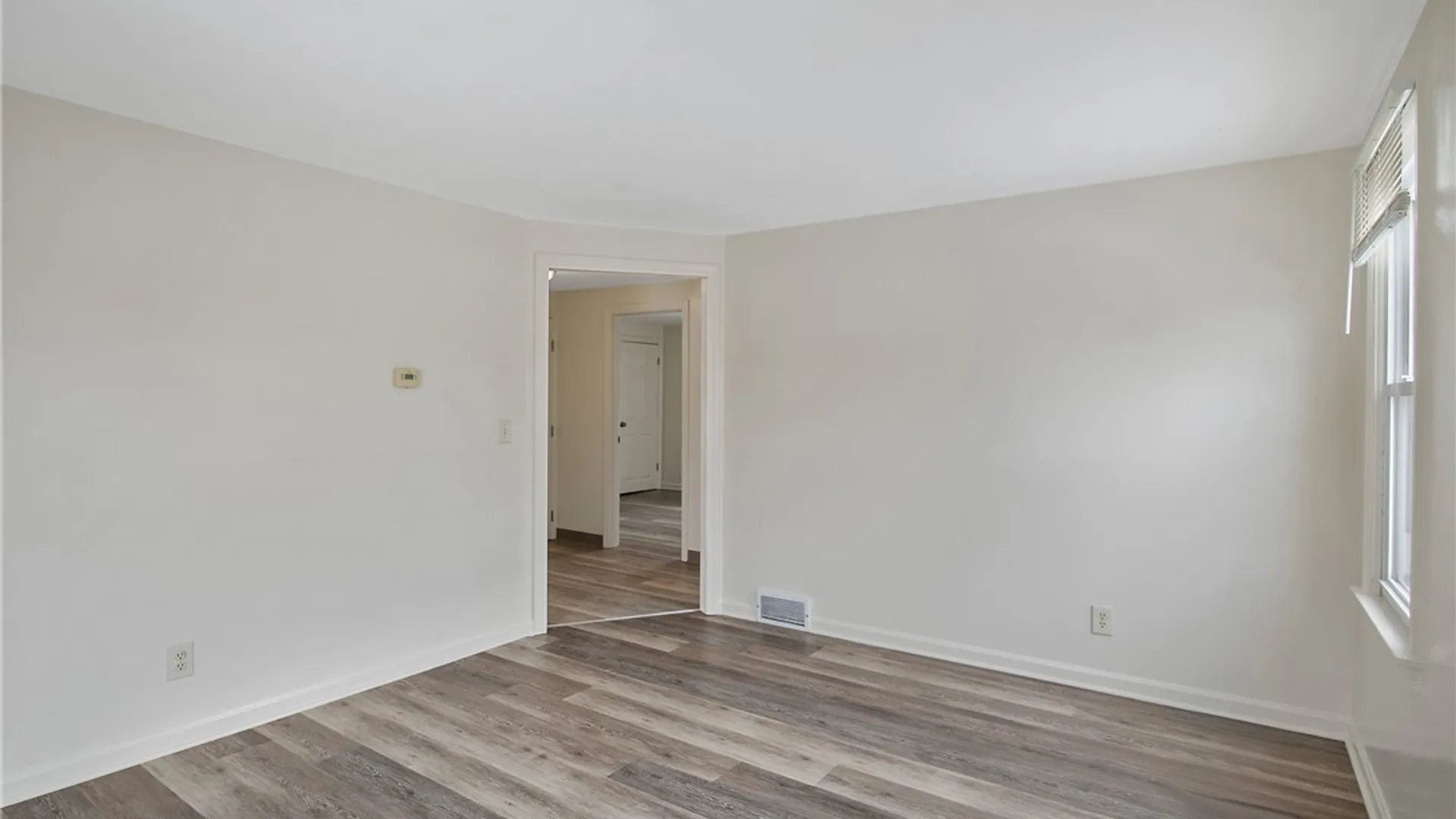 Property at 104 Tamarack Street, Salina, NY 13088 27