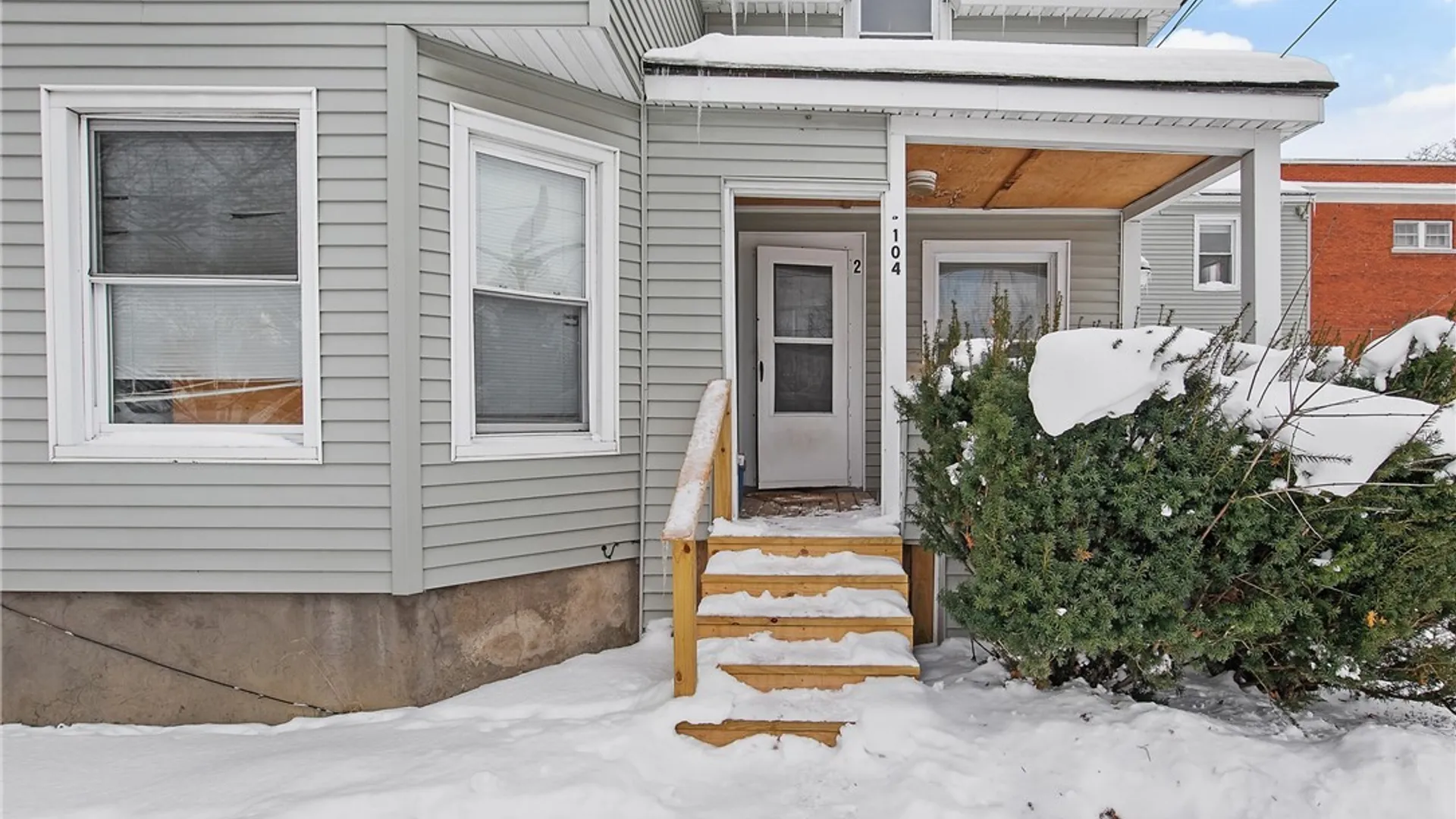 Property at 104 Tamarack Street, Salina, NY 13088 3