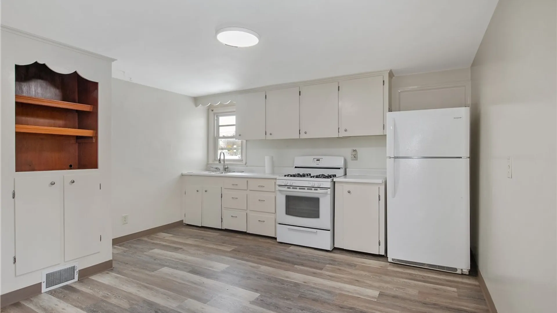 Property at 104 Tamarack Street, Salina, NY 13088 30