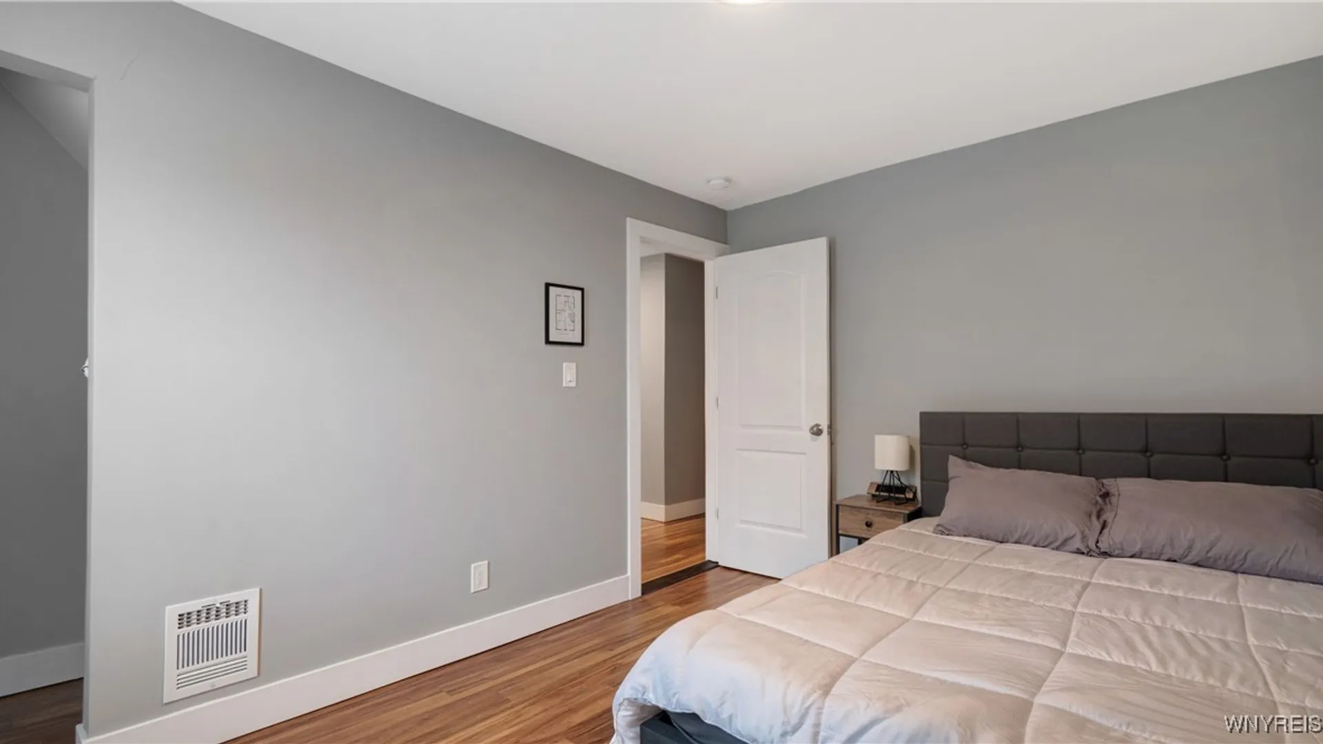 Property at 713 Townsend Place, Niagara Falls, NY 14301 15