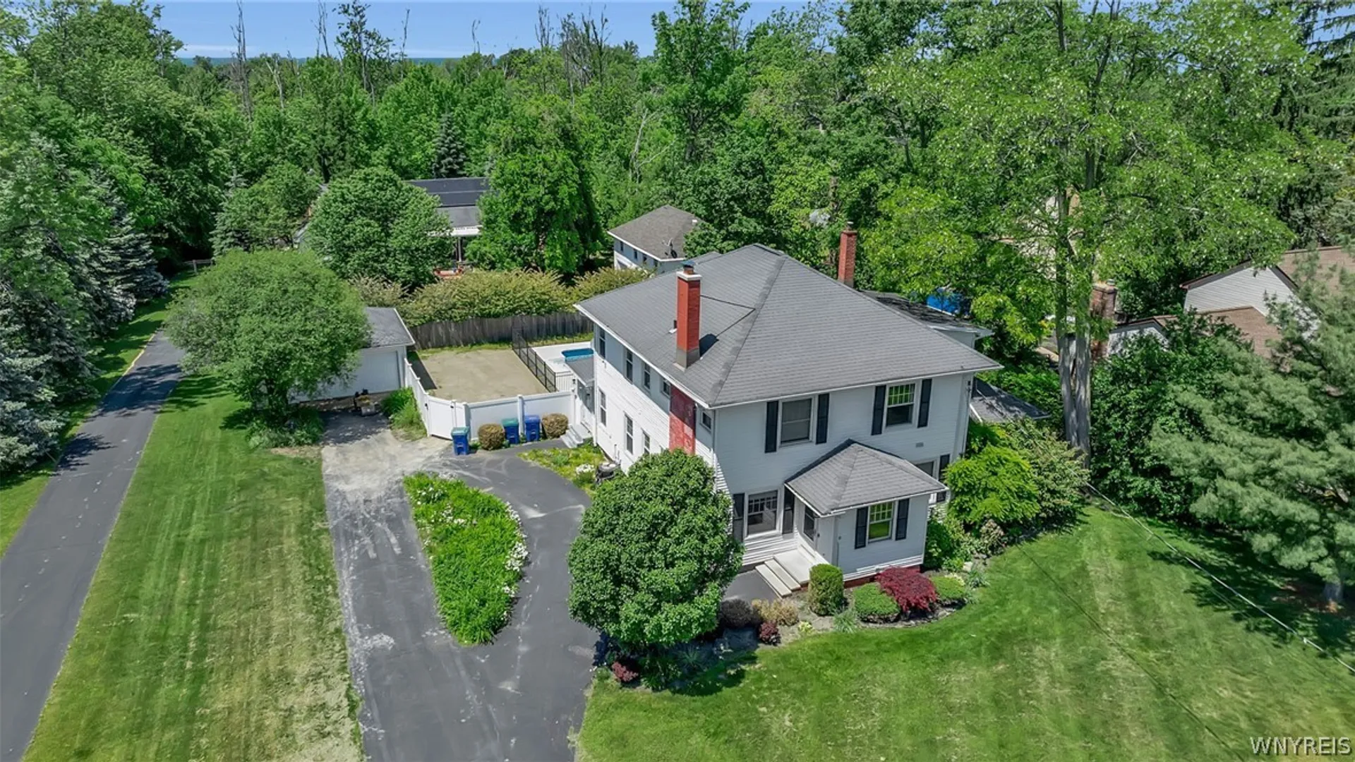 Property at 5274 Columbia Avenue, Hamburg, NY 14075 2