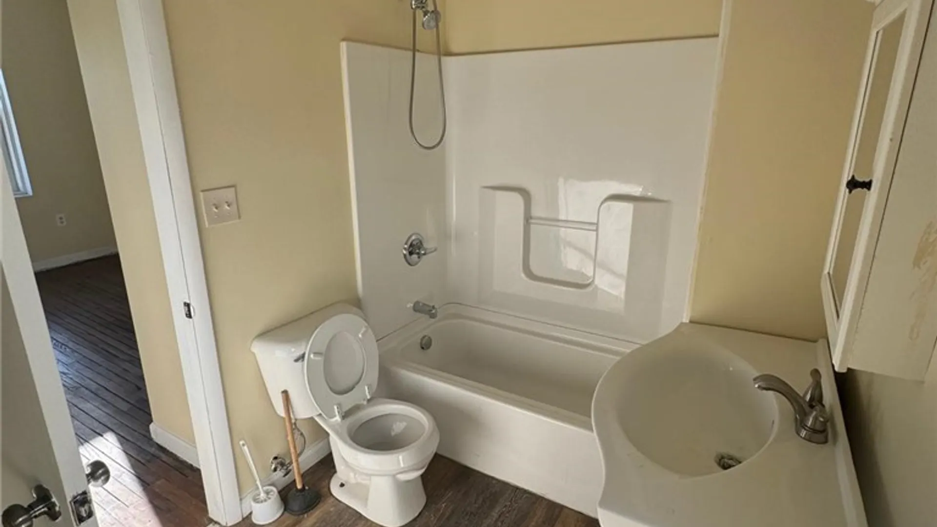 Property at 635 E Willow Street, Syracuse, NY 13203 9